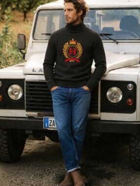 Vintage Tommy Hilfiger Crest Logo Turtleneck Sweater Cotton